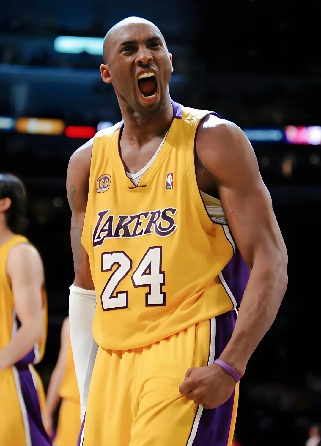 高芙表现出 高芙表现出