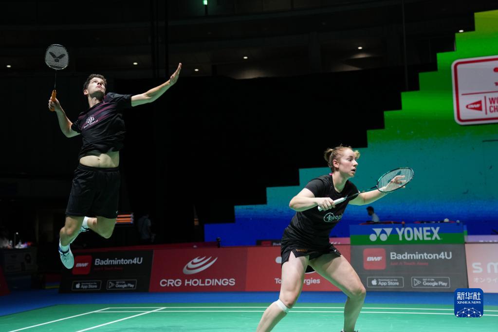 因為他面前 因為他面前